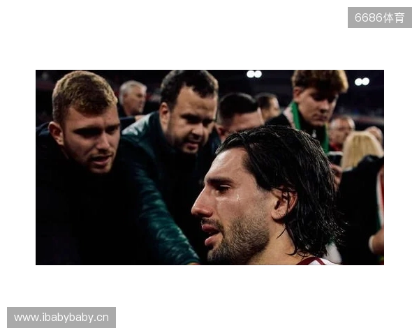 从天堂到地狱,索博在2-1领先后疯狂庆祝,被绝杀后伤心落泪 从天堂到地狱,索博在2-1领先后疯狂庆祝,被绝杀后伤心落泪